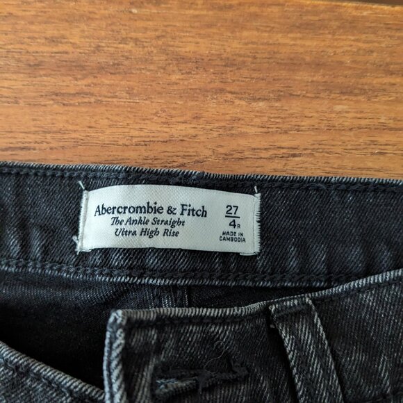 Abercrombie Ankle Straight Ultra High Rise Black Jeans 4R - Picture 2 of 6